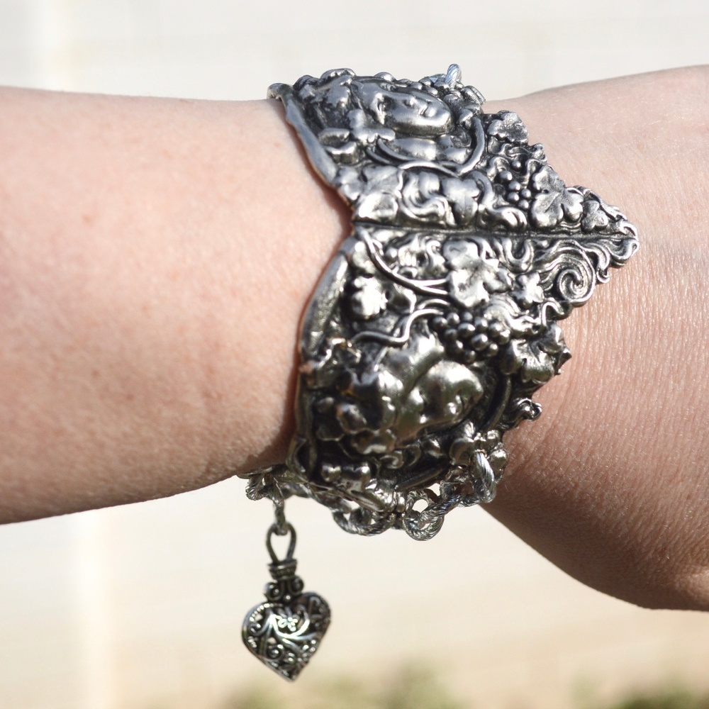 Art Nouveau Silver Lady Face Cuff Bracelet Silver - Picture 3 of 8